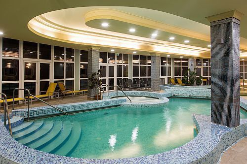 Wellness weekend in Hajduszoboszlo - Apollo Thermal Hotel - outdoor pool 