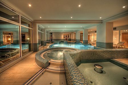 Swimming pool in Wellnesshotel Ket Korona - Balatonszarszo - Wellness packages