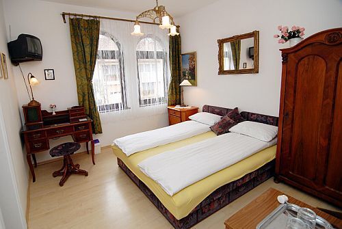 Beautiful, elegant rooms with a romantic atmosphere at Panorama Pension in Eger