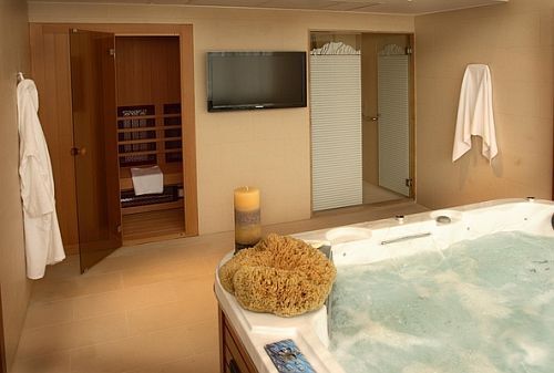 Presidential suite at Saliris Hotel with jacuzzi, sauna and solarium