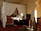 Meses Shiraz Hotel in Egerszalok with discount package offers for a romantic weekend