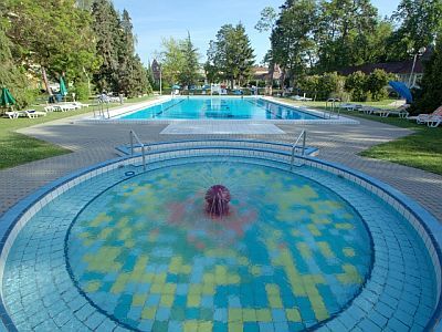 Outdoor pools of Hunguest Hotel Helios for a weekend in Heviz, with half board